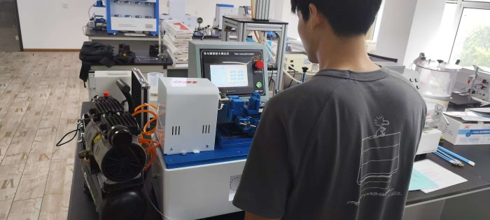 鲁尔圆锥接头多功能测试仪：上海程斯为杭州XX公司提供专业上门培训服务